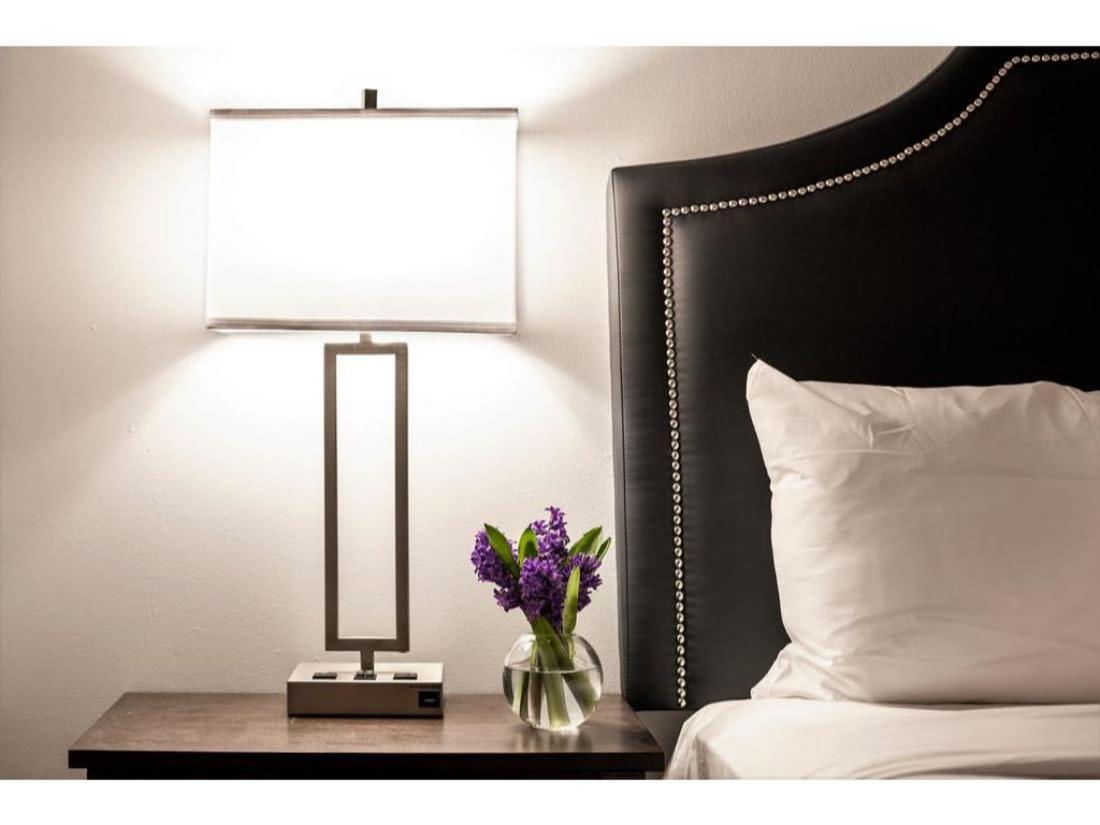 Bold 2Br 2Ba In The Block Apartment By Cozysuites! Indianapolis Buitenkant foto
