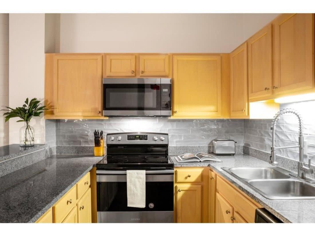 Bold 2Br 2Ba In The Block Apartment By Cozysuites! Indianapolis Buitenkant foto